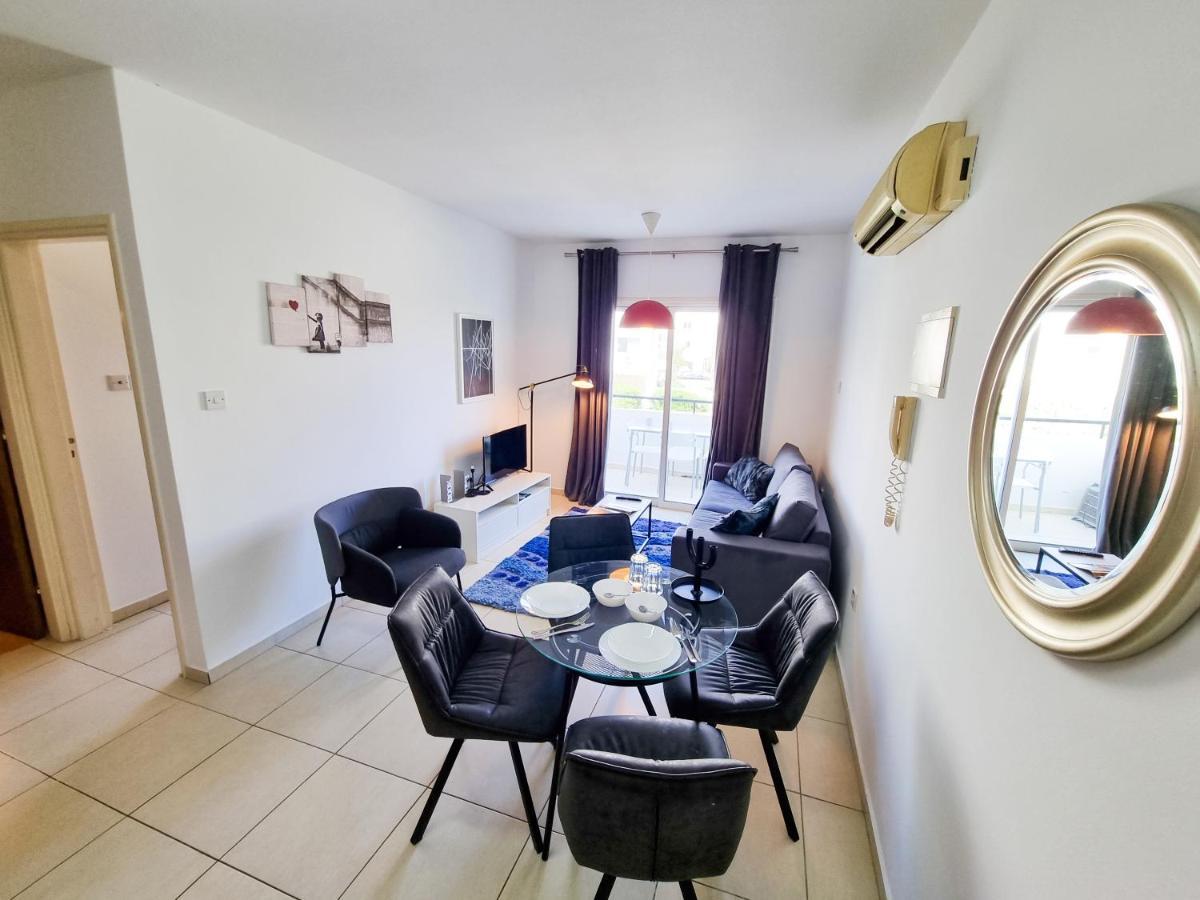 Seaside Heaven Apartment With Pool Ларнака Екстериор снимка