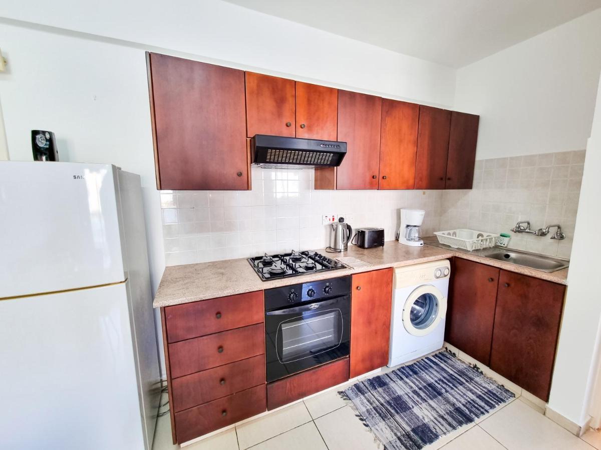 Seaside Heaven Apartment With Pool Ларнака Екстериор снимка