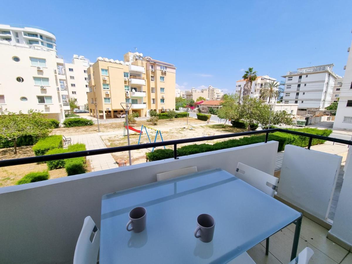 Seaside Heaven Apartment With Pool Ларнака Екстериор снимка